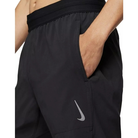 NWT Men's size XL Nike dri-fit Yoga Shorts - Picture 3 of 6